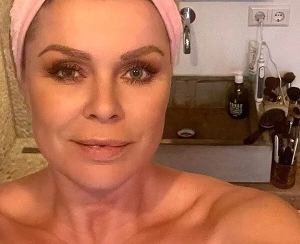 Bridget Maasland plaatst ongecensureerde foto: ‘Kijk hoe slank ik ben!’