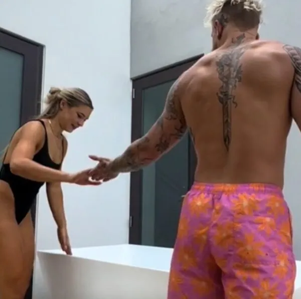 Jake Paul zet per ongeluk intieme privéfoto van billen Jutta Leerdam online