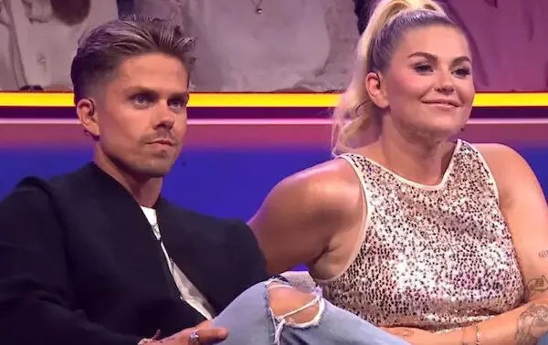 Fans geëmotioneerd door André Hazes en Roxeanne: ‘Dit is dé kerstfoto van het jaar!’ 🎄💖