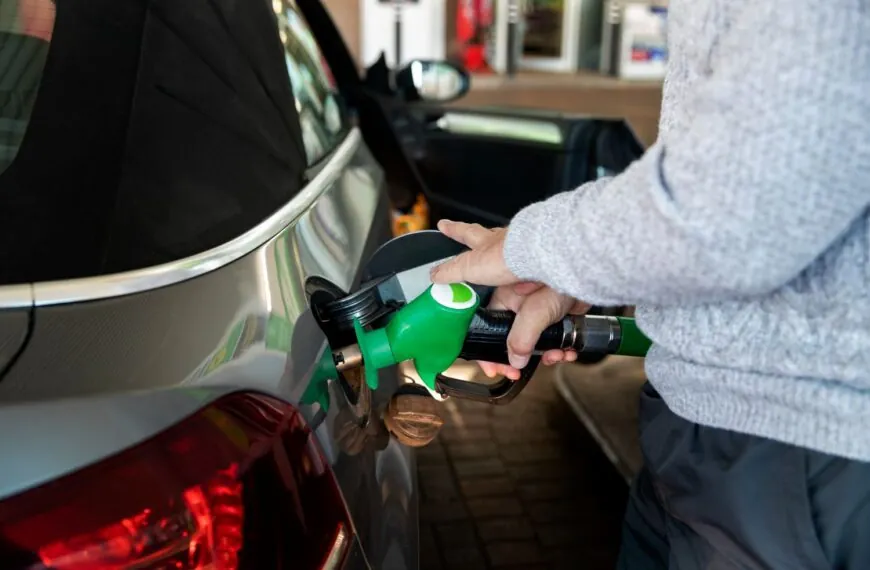 Tanken wordt duurder: weinig uitzicht op prijsdaling in 2025