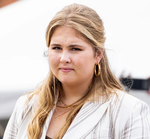 🚨 Groot drama voor Amalia: “Moet studies stoppen vanwege ernstige dreiging!” 💔