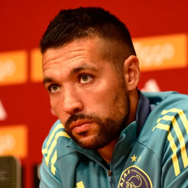 Ajax-trainer Francesco Farioli blijkt bloedmooie vrouw te hebben