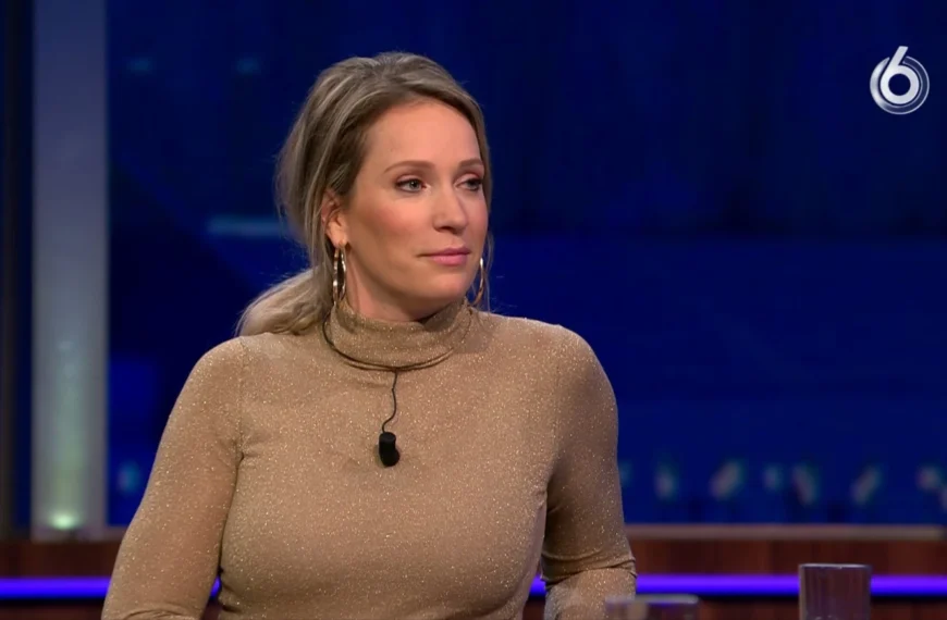 Hélène Hendriks doet het met een 22 jarige oudere man en wij weten wie het is😳