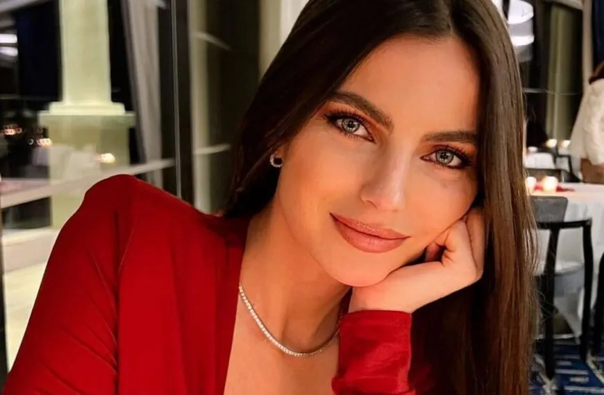 Kelly Piquet laat voor het eerst haar babybuikje zien