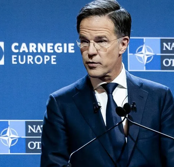⚠️ NAVO-baas Rutte waarschuwt: ‘Meer geld voor defensie, anders Russisch leren!’