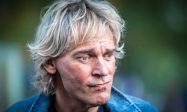 Matthijs van Nieuwkerk maakt eindelijk comeback op televisie: ´Genoeg gestraft´