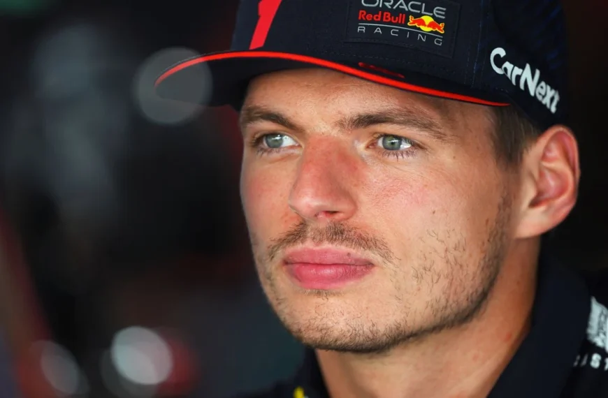 Er gaat een héél bizar gerucht rond over Max Verstappen 😱