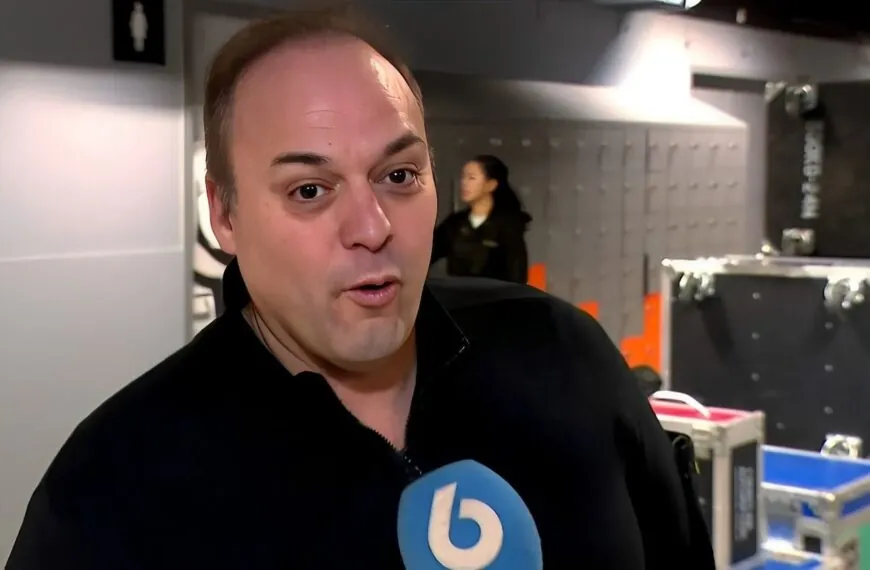 Frans Bauer deelt harde kritiek op collega BN’er: ‘Ze is echt niet slim!’