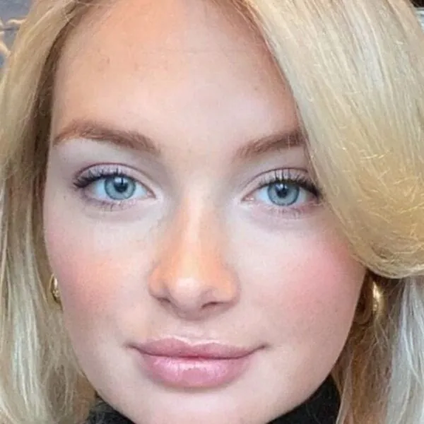 WOW: Maxime Meiland trapt het nieuwe jaar af met een foto in een mini-bikini!