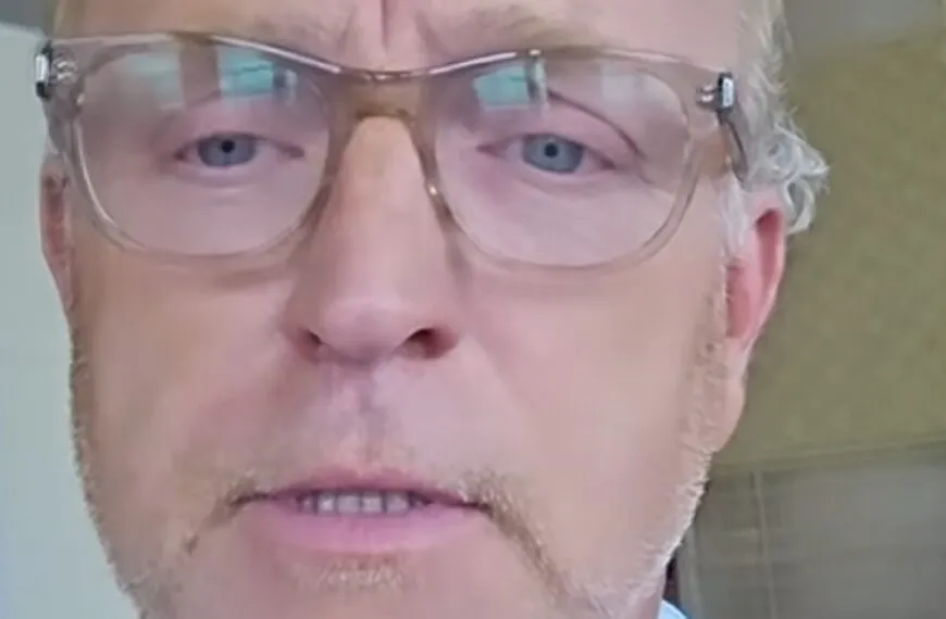 Gordon uit woede op personeel: ‘Gordijntjes voor de ogen!’