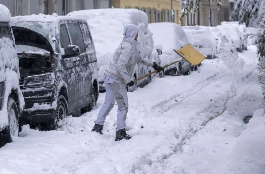 SNEEUWSTORM OP KOMST: DIT ZIJN DE GEBIEDEN DIE HARD WORDEN GETROFFEN