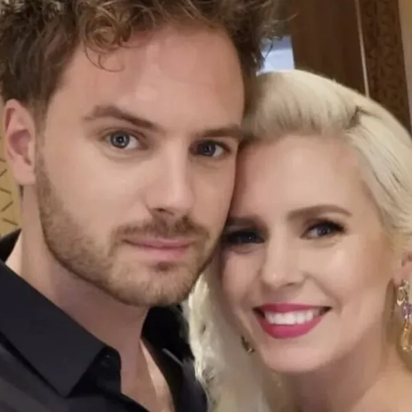 Jim Bakkum en Bettina Holwerda delen dramatisch nieuws 😮