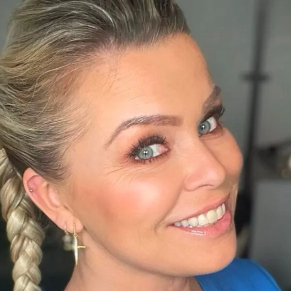 Oeps: Bridget Maasland laat per ongeluk iets teveel zien