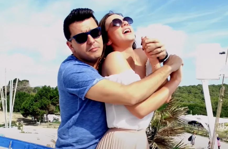 Jan Smit in bed betrapt met Maan door zijn eigen vrouw