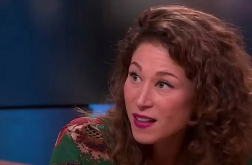 NPO-presentatrice overwoog ontslag om te veel witte collega’s 🤨