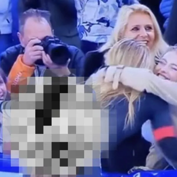 Cameraman bij schaatsen krijgt kritiek vanwege iets teveel inzoomen op achterwerk van Jutta Leerdam!
