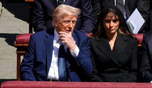 Donald Trump heeft het protocol bij de begrafenis van paus Franciscus ‘niet gerespecteerd’