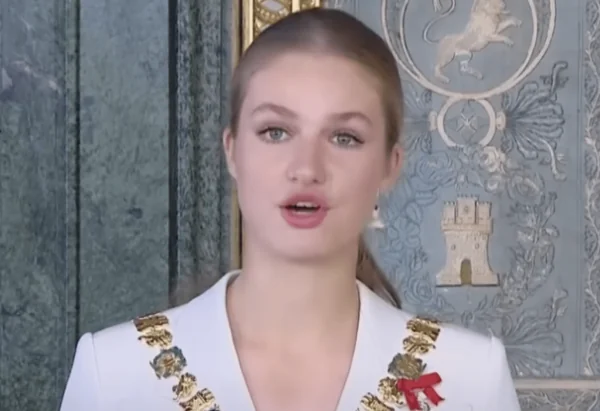Groot schandaal rondom Spaans koningshuis: ´Bikinifoto´s prinses Leonor gelekt´