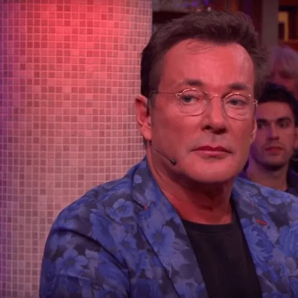 Gerard Joling toont nieuw gezicht voor het eerst in het openbaar, mensen schrikken zich wezenloos