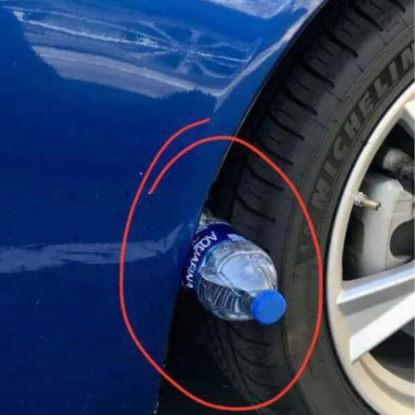 Waarschuwing: Als je een plastic fles bij je autoband ziet, is het verstandig om meteen 112 te bellen
