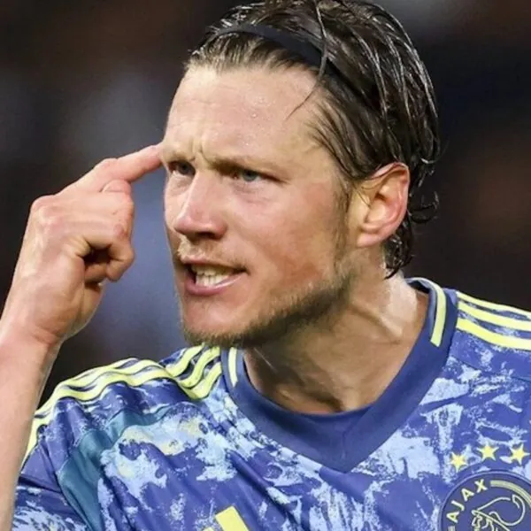 HEMA maakt Wout Weghorst belachelijk, Ajax-fans kunnen er niet om lachen: ‘Ga toch weg, joh. Kutwinkel’
