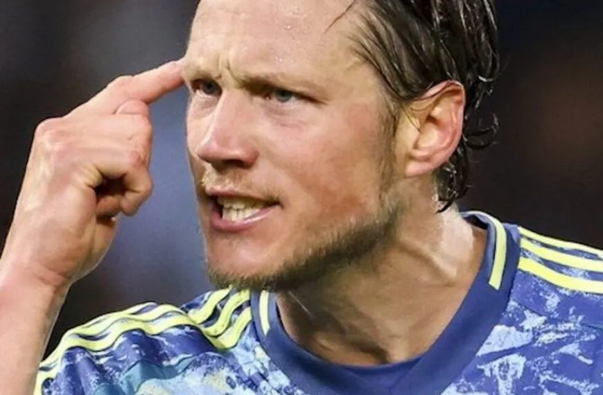HEMA maakt Wout Weghorst belachelijk, Ajax-fans kunnen er niet om lachen: ‘Ga toch weg, joh. Kutwinkel’