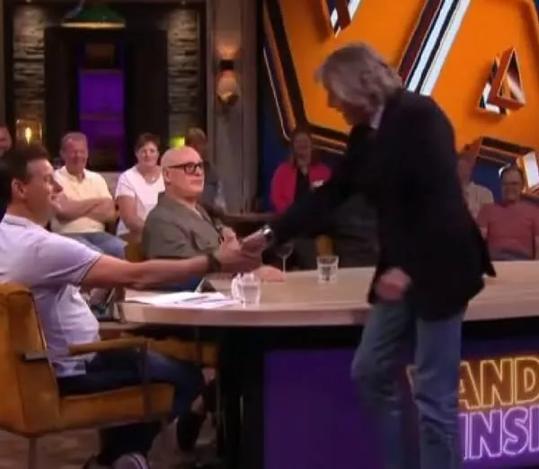 Hierom rende Johan Derksen gisteren de studio van VI uit
