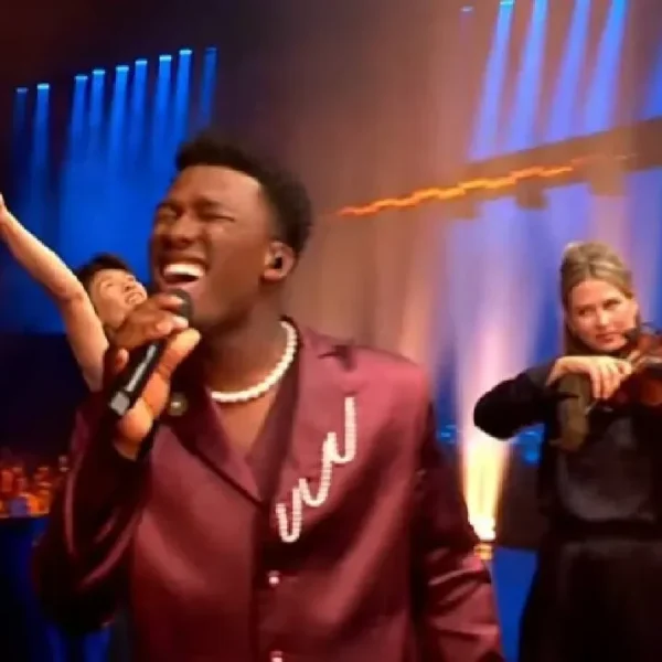 Eurovisie-kijkers reageren volop op Claude, zeggen allemaal hetzelfde