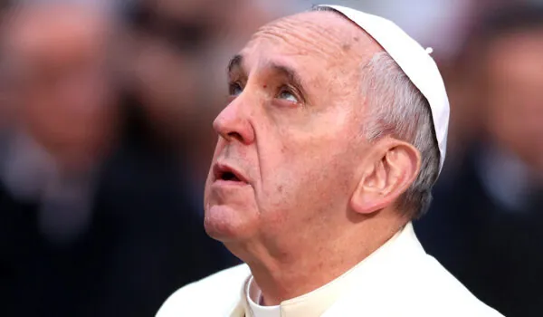 Eerste foto’s van graf paus Franciscus vrijgegeven na privébegrafenis