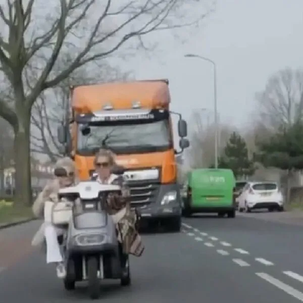Steenrijk, Straatarm-kijkers gaan los: ”Dit meen je niet”