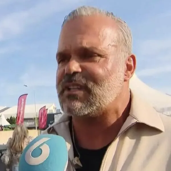 Volkszanger Denny Braaf vertelt wat hij van de relatie van zijn dochter Noa met André Hazes vindt