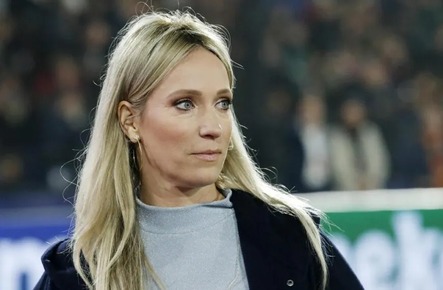 Hélène Hendriks geeft plotseling teken van leven: ‘Zo lig ik erbij’