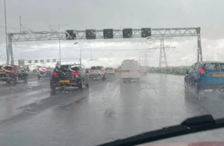 Weerman kondigt noodweer aan: Hier gaat het zometeen onweren, regenen en hagelen