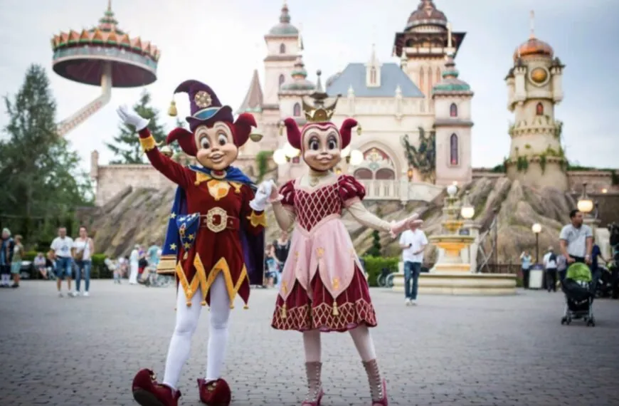 Tijdens deze hitte: Dit absurde bedrag moet je in de Efteling aftikken voor een flesje water