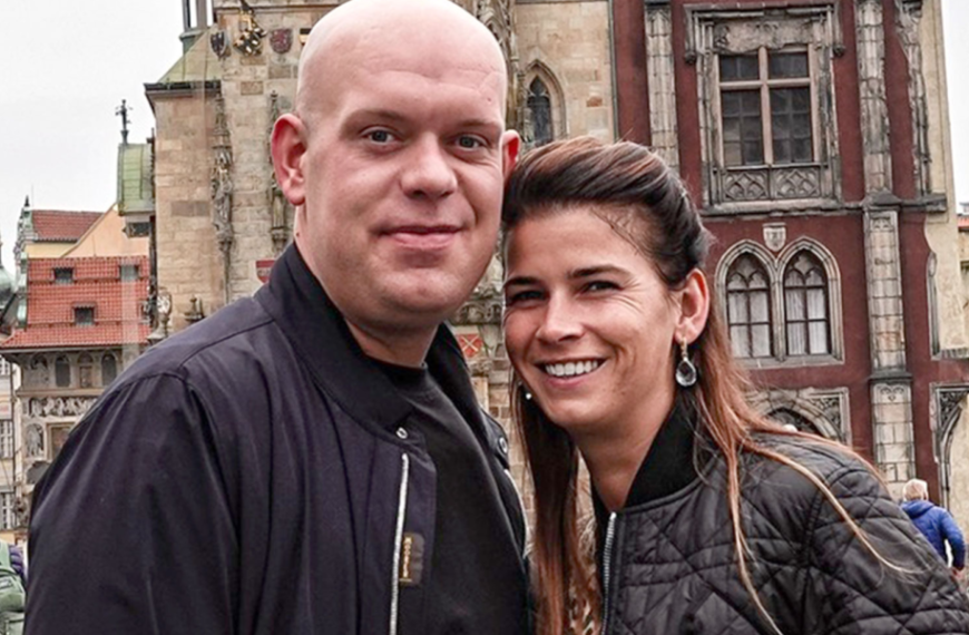 Bizarre gebeurtenissen in dartswereld blootgelegd: beerput rond scheiding Michael van Gerwen