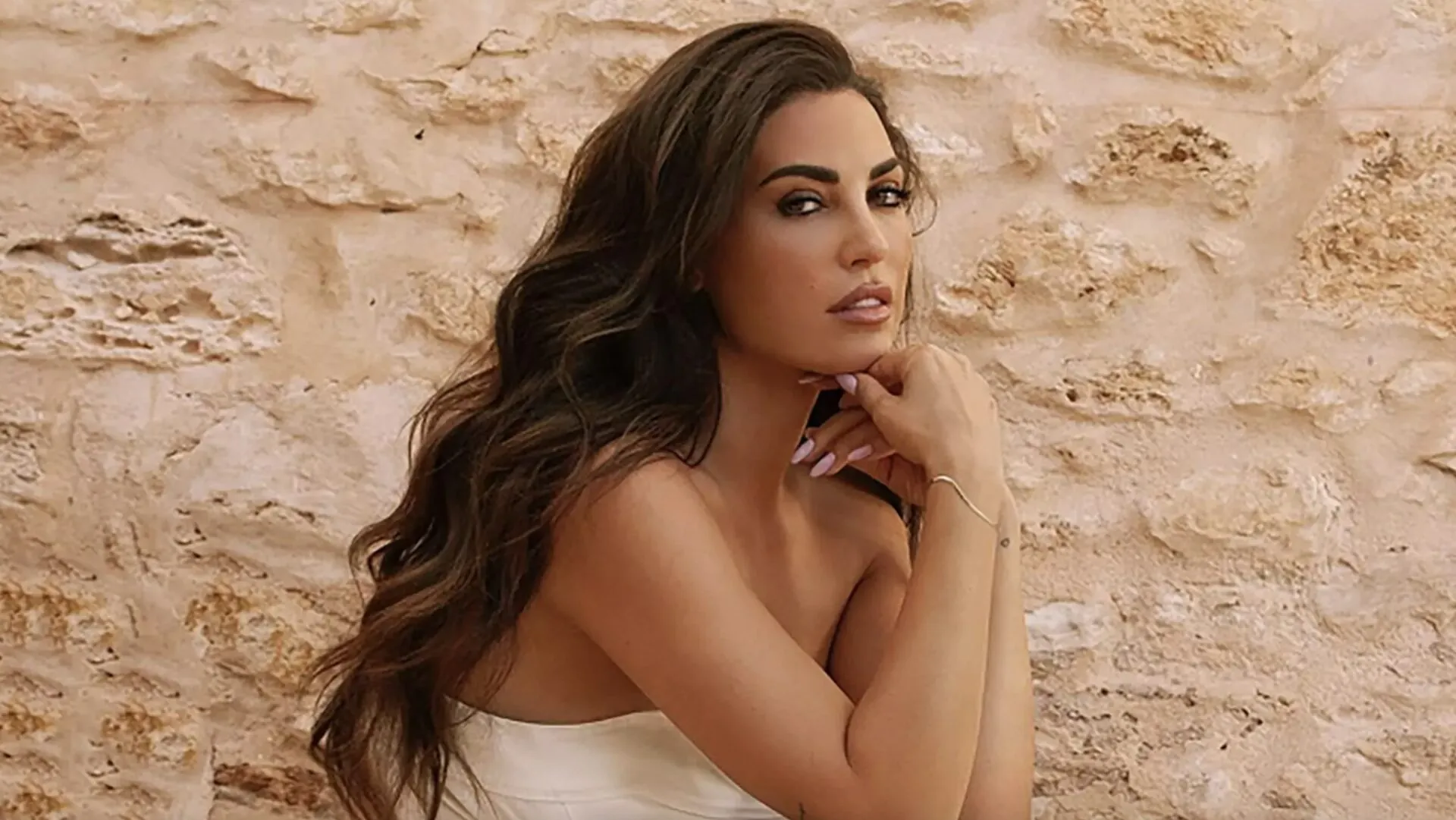 ZIEN: De nieuwe villa van Yolanthe en dít betaalde ze ervoor