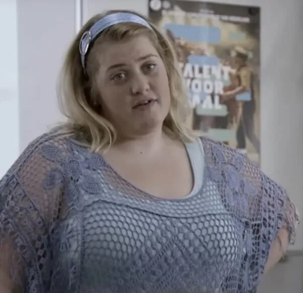 Esmée van Kampen uit de reclamespotjes van de PLUS is enorm afgevallen en onherkenbaar!