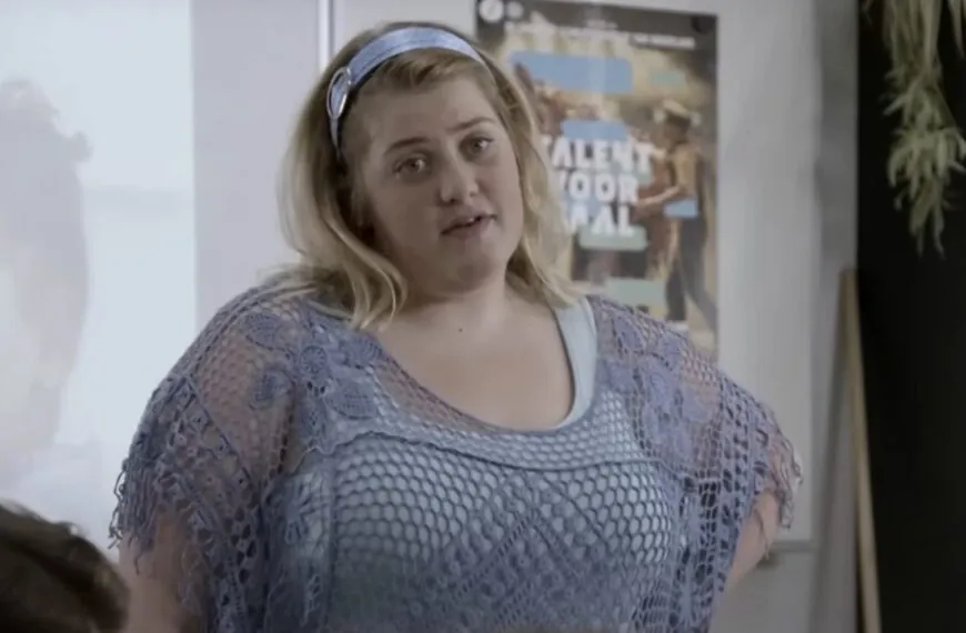 Esmée van Kampen uit de reclamespotjes van de PLUS is enorm afgevallen en onherkenbaar!