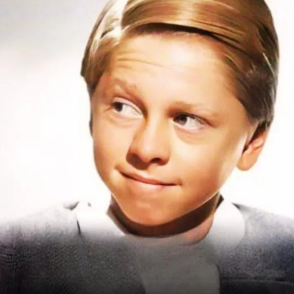 FOTO’S 📷 | Niemand herkende dit kleine jongetje, die later een geweldige acteur werd