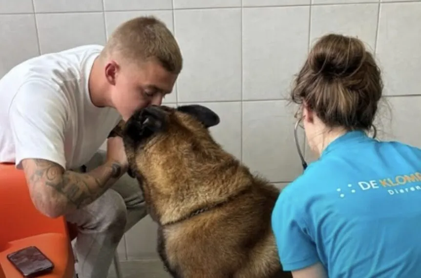 Mart Hoogkamer laat zijn hond Ciro controleren bij de dierenarts en krijgt triest nieuws te horen