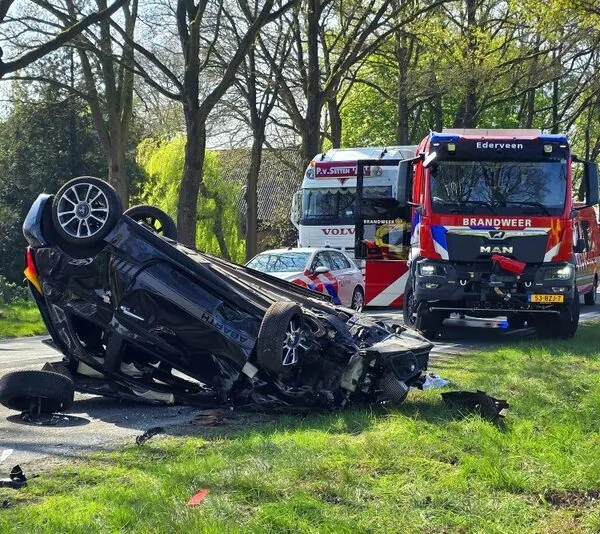 Broer van bekende Nederlandse zanger komt om bij zwaar ongeluk op de weg