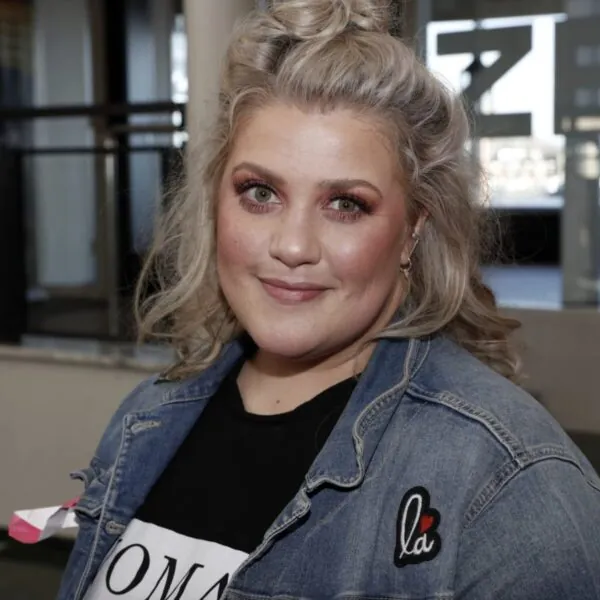 Esm&eacute;e van Kampen bedrogen tijdens haar zwangerschap