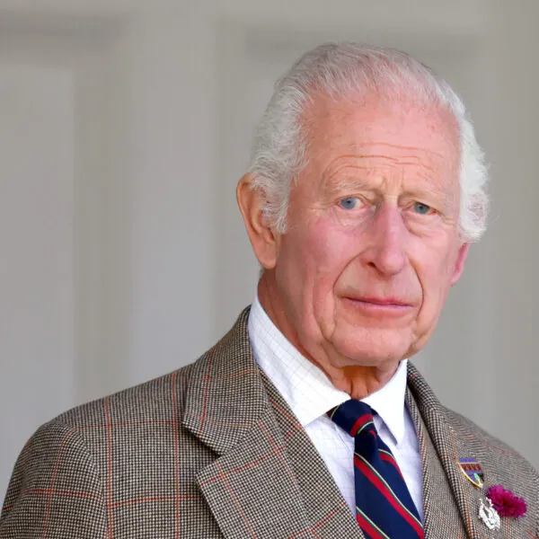 Heftig gerucht: &lsquo;Koning Charles (76) ligt op sterven&rsquo;