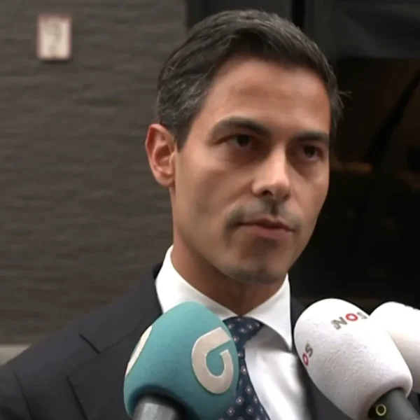 Rob Jetten komt met bizarre reactie op rellen Den Haag: &acute;Maakt zichzelf belachelijk&acute;