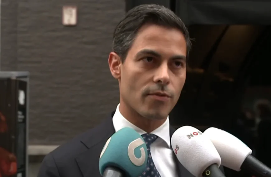 Rob Jetten komt met bizarre reactie op rellen Den Haag: &acute;Maakt zichzelf belachelijk&acute;