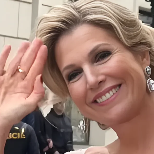 Nog meer bewijs plastische ingreep M&aacute;xima: &acute;Ze zit aan de siliconen&acute;