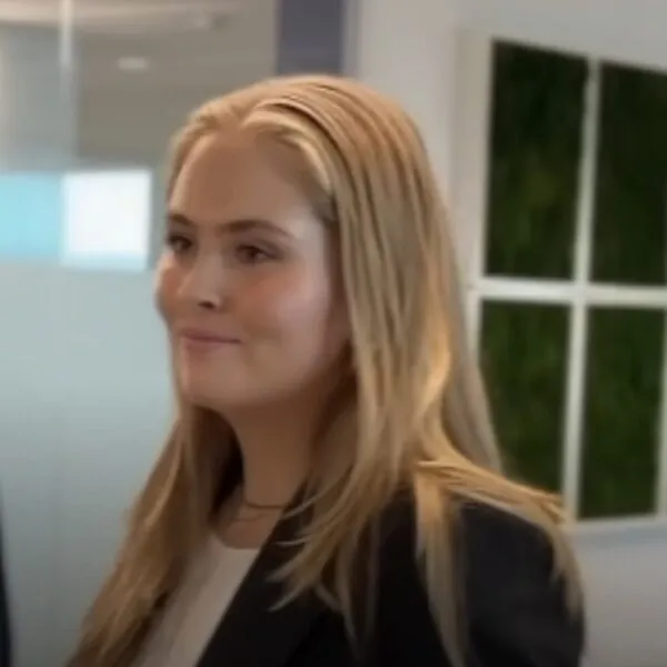 Amalia heeft een nieuwe vriend en dat is een hele bekende (24)