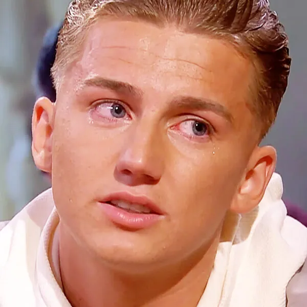 Zanger Mart Hoogkamer maakt onverwachte breuk bekend