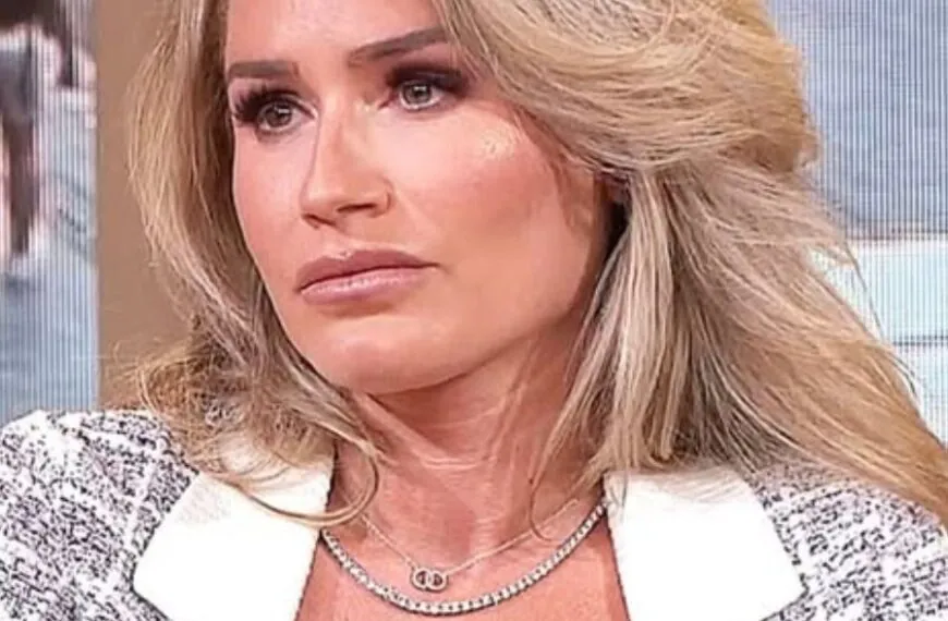 Nikkie Plessen krijgt enorm veel kritiek over zich heen: “Té kort rokje.”