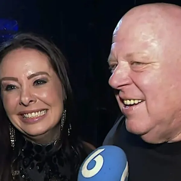 Peter Gillis en Wendy van Hout delen echofoto: ‘Gezin wordt nog groter!’